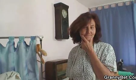 贝拉玫瑰抓到自慰，性交