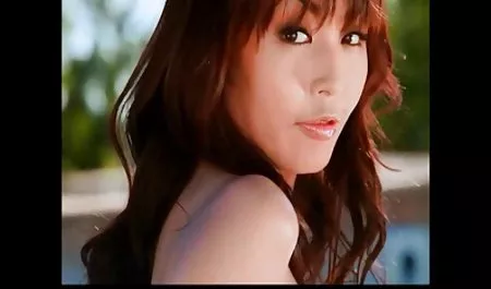 性感宝贝热猫他妈的和射液在她的脚上