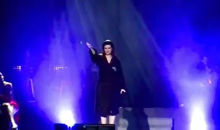 西班牙熟女Elisa获得铁杆骑