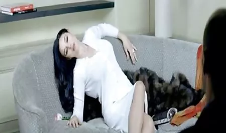 Emo Teen Webcam和Big Dildo一起玩